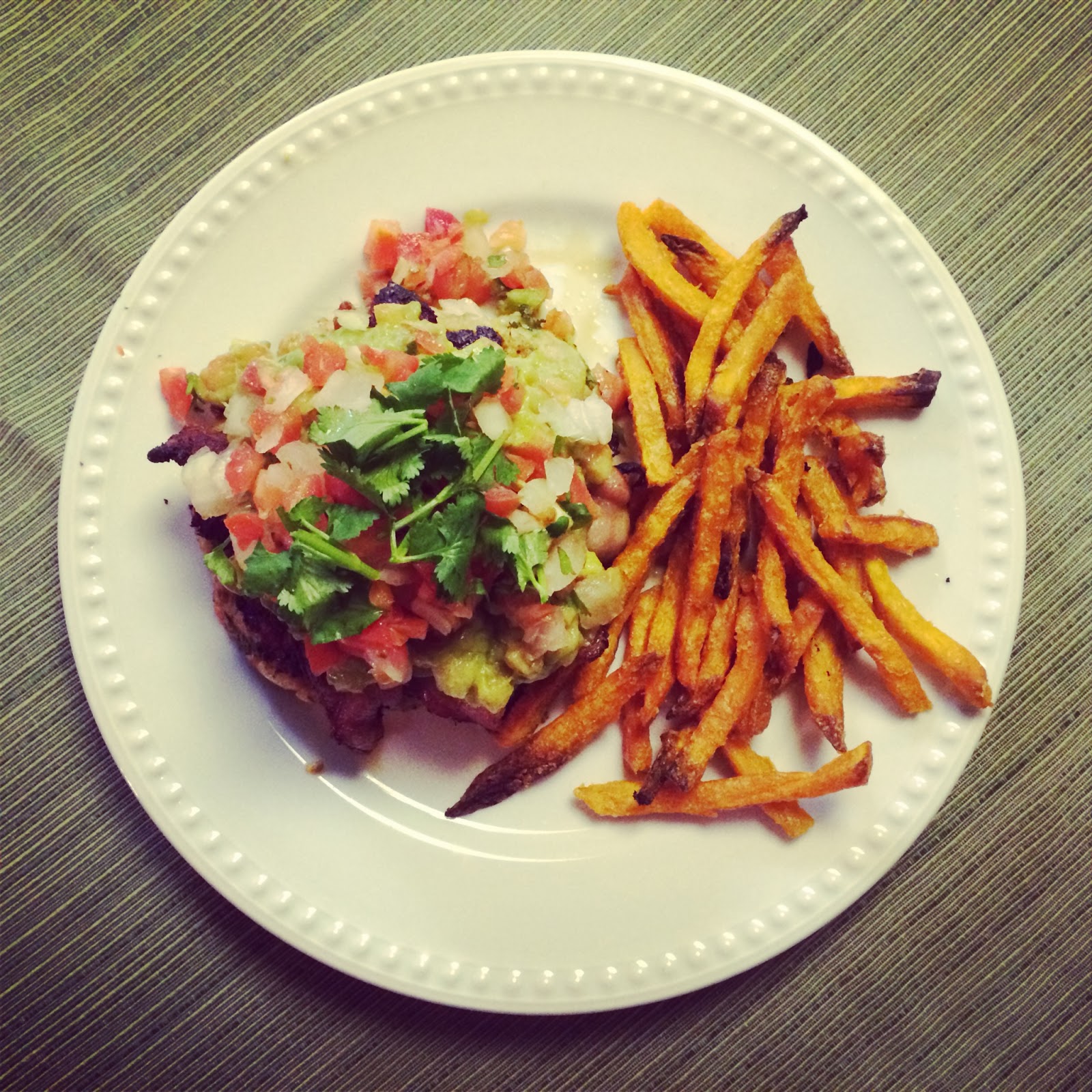Clean Eats Paleo Jalapeño Chicken Burgers